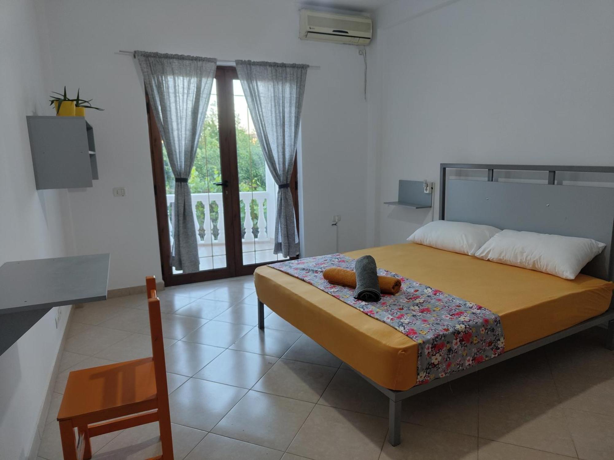 Tias Hostel Shkoder Exterior photo