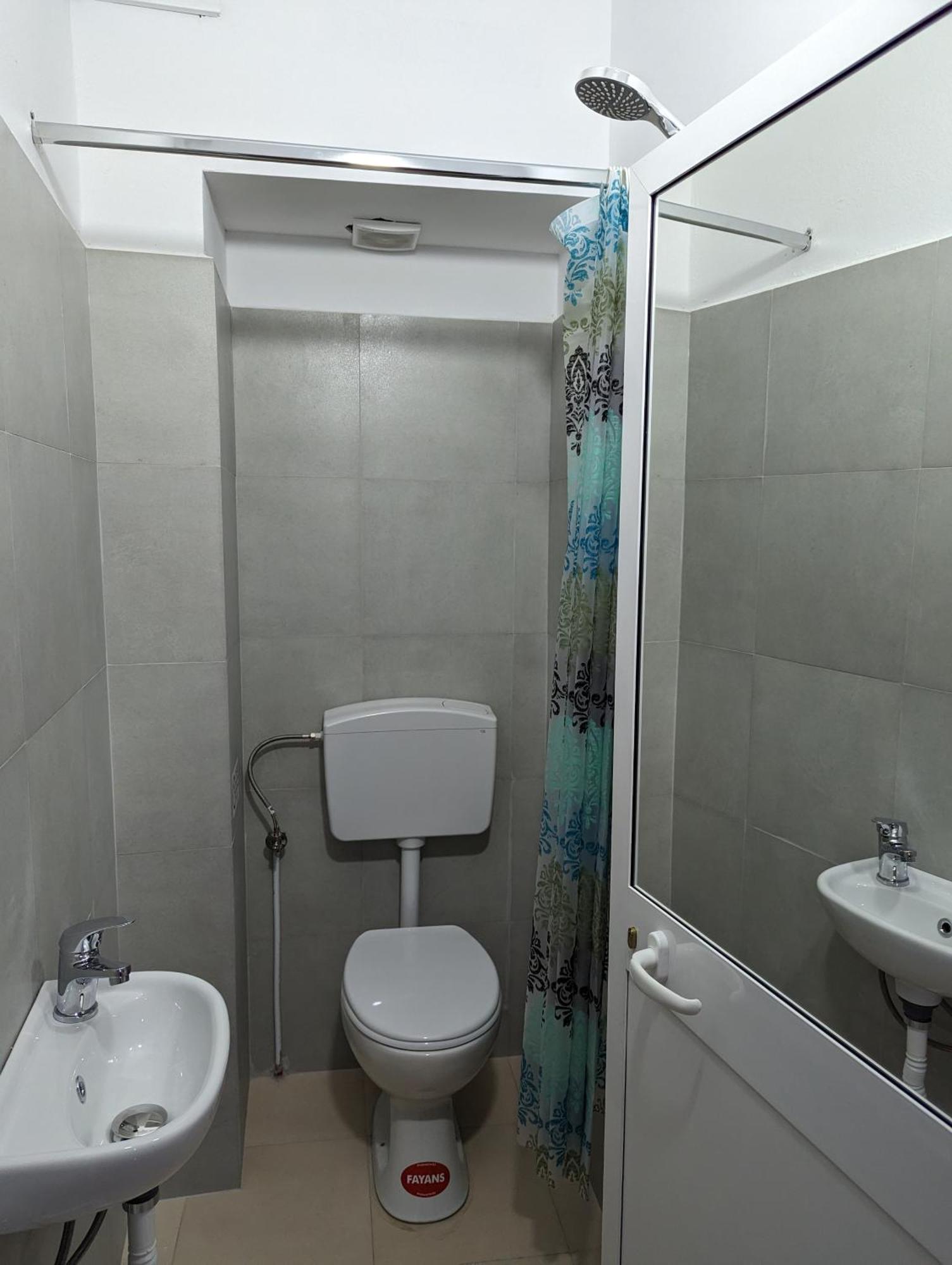 Tias Hostel Shkoder Exterior photo