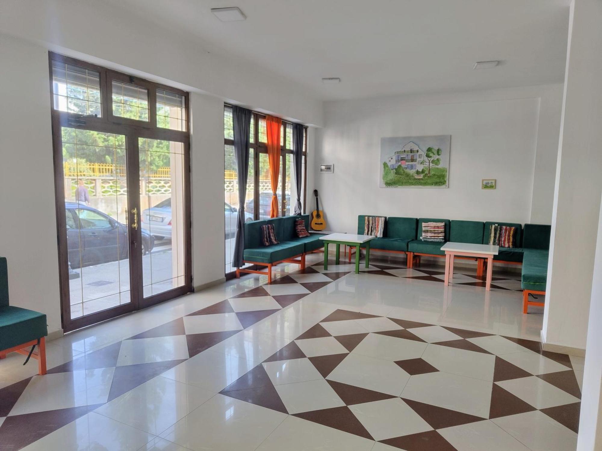 Tias Hostel Shkoder Exterior photo