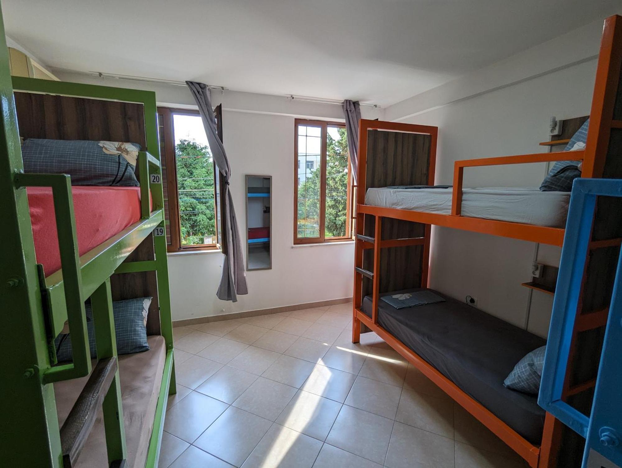 Tias Hostel Shkoder Exterior photo