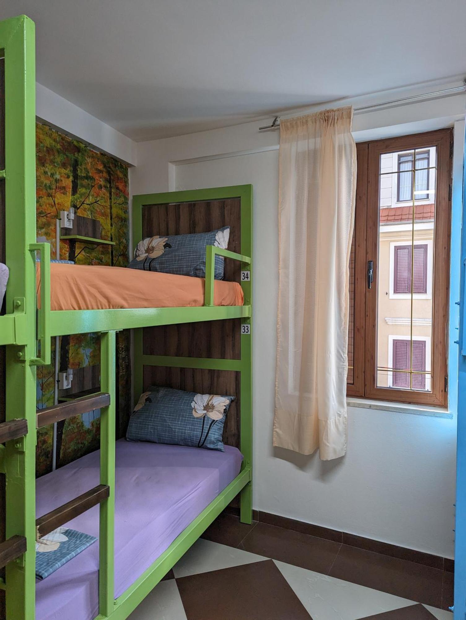 Tias Hostel Shkoder Exterior photo