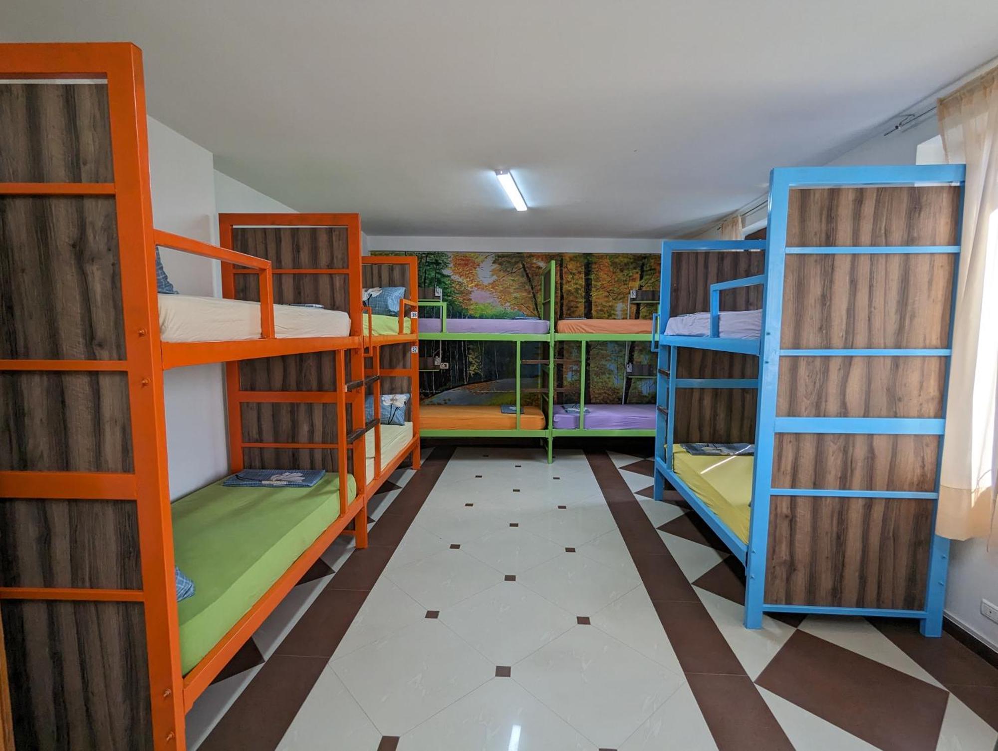 Tias Hostel Shkoder Exterior photo