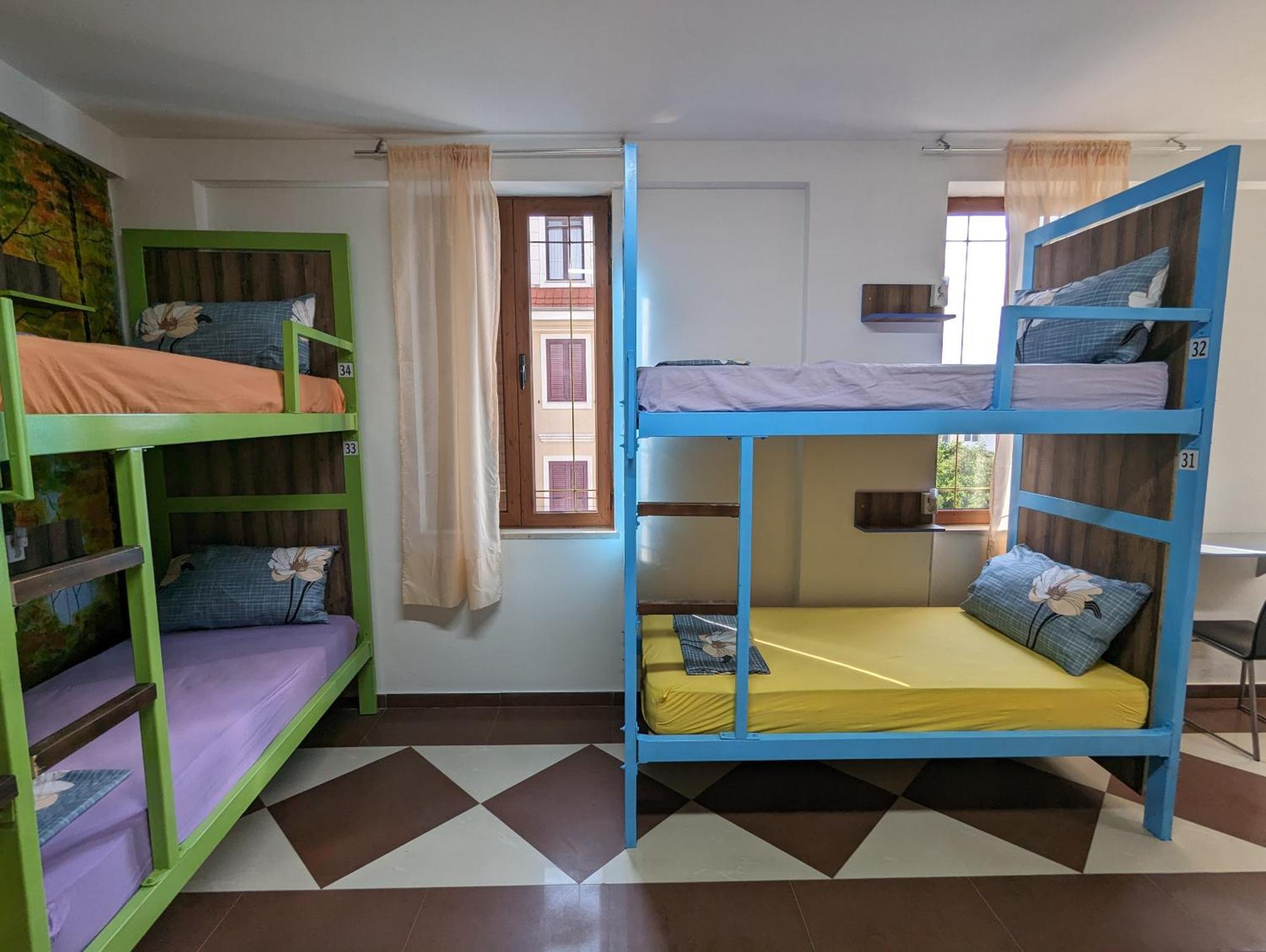 Tias Hostel Shkoder Exterior photo