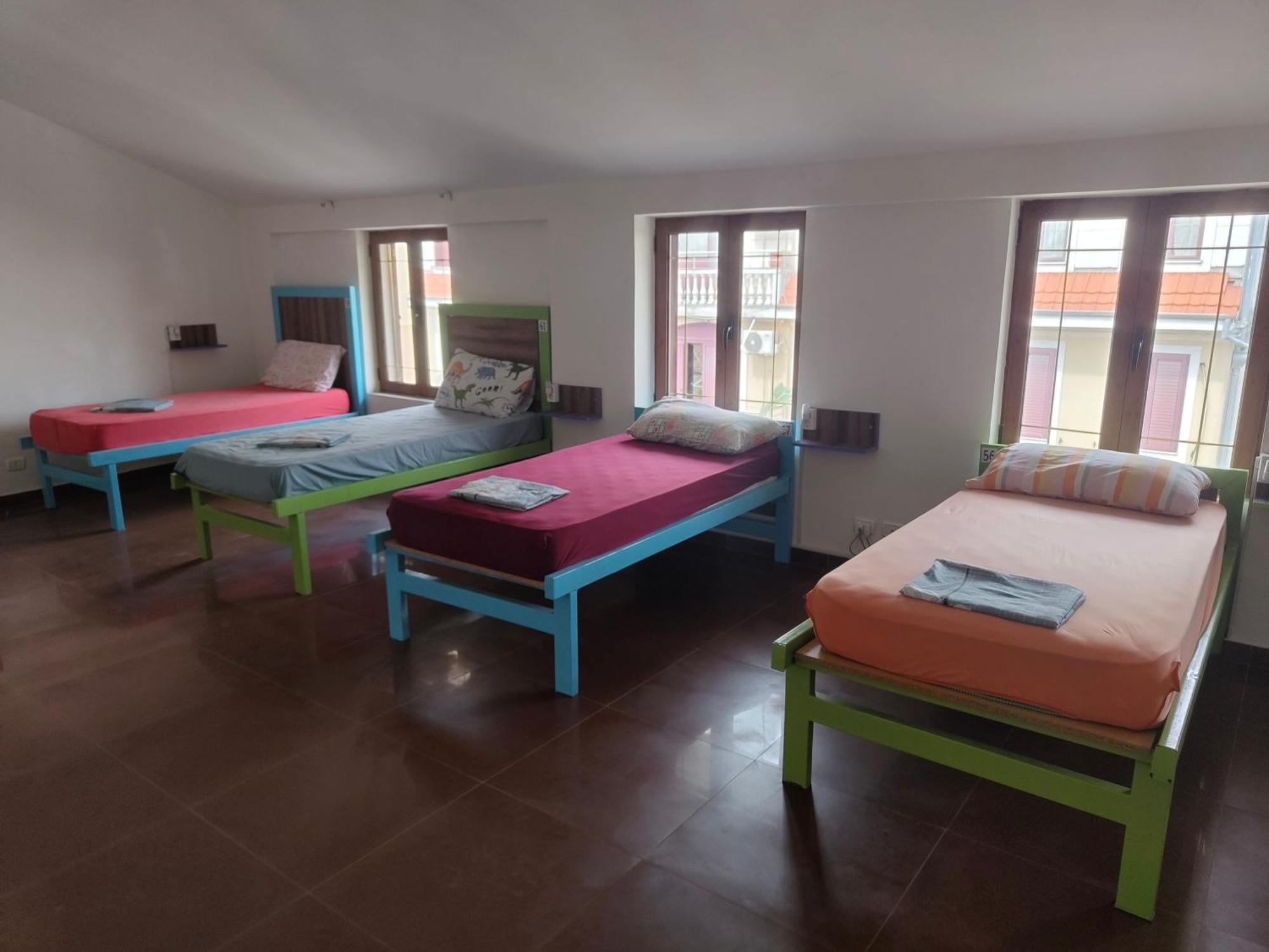 Tias Hostel Shkoder Exterior photo