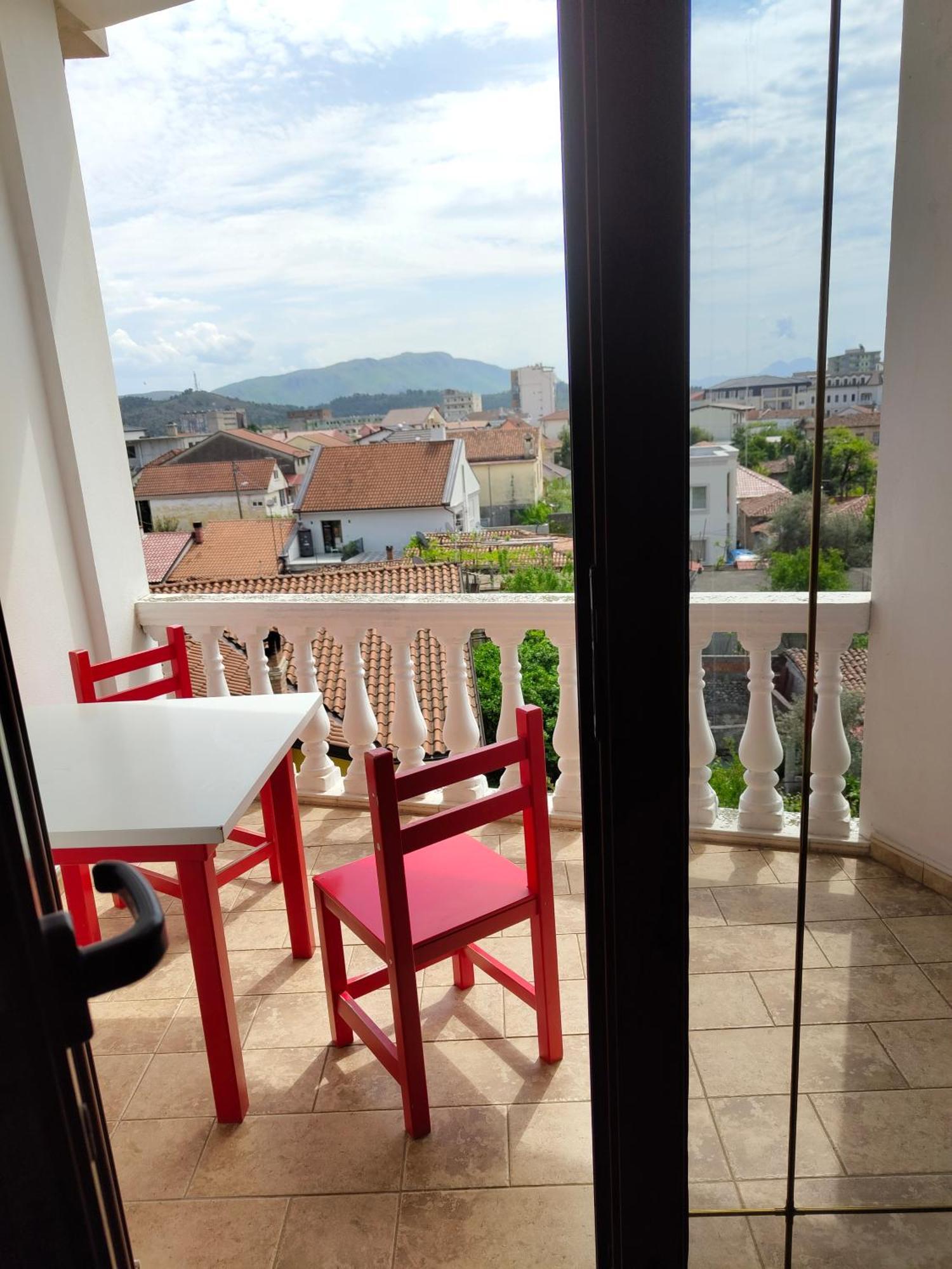 Tias Hostel Shkoder Exterior photo